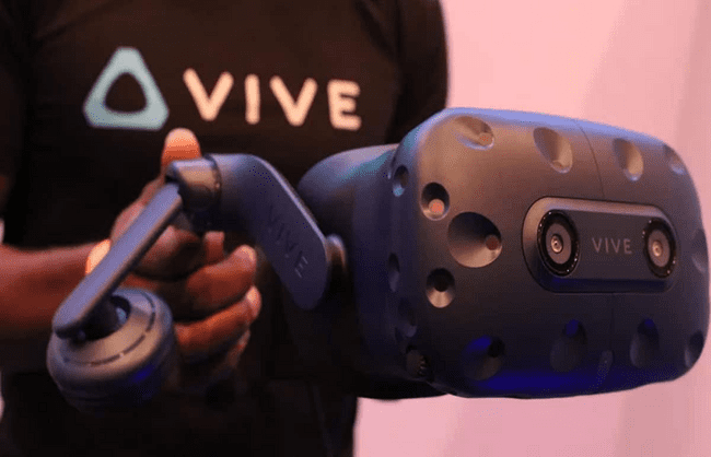 HTC 1 announces Vive Pro and VR wireless adapter